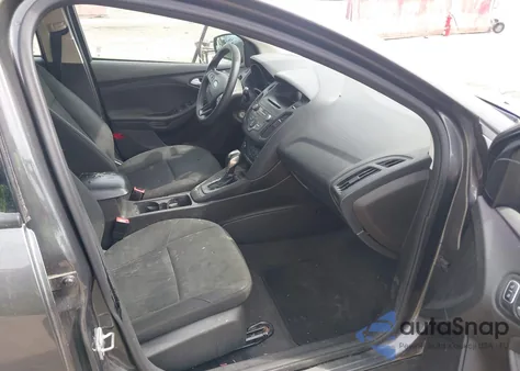 2016 Ford Focus Se z USA, uszkodzony, nr VIN 1FADP3K20GL352233